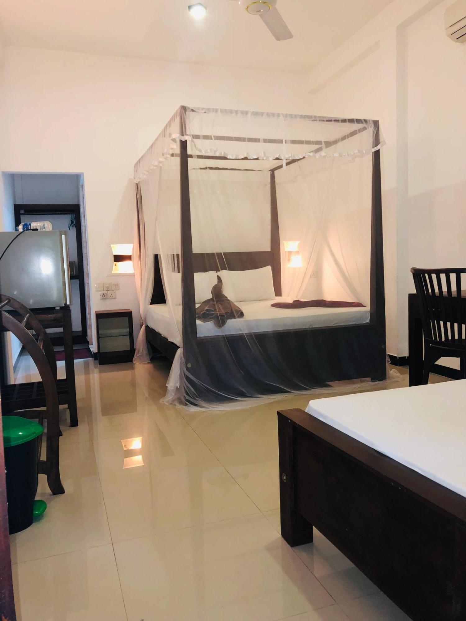 Tinara River Inn, Weligama Exterior photo
