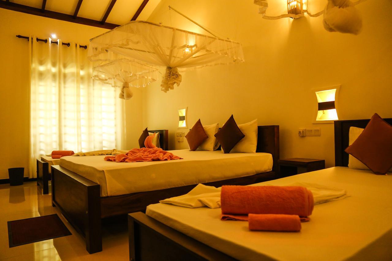 Tinara River Inn, Weligama Exterior photo